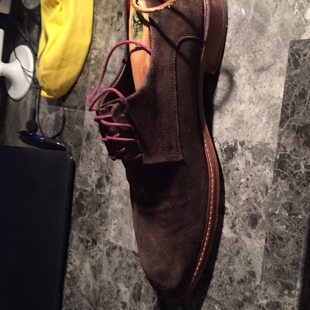 Shoes - Picture 2 of 6